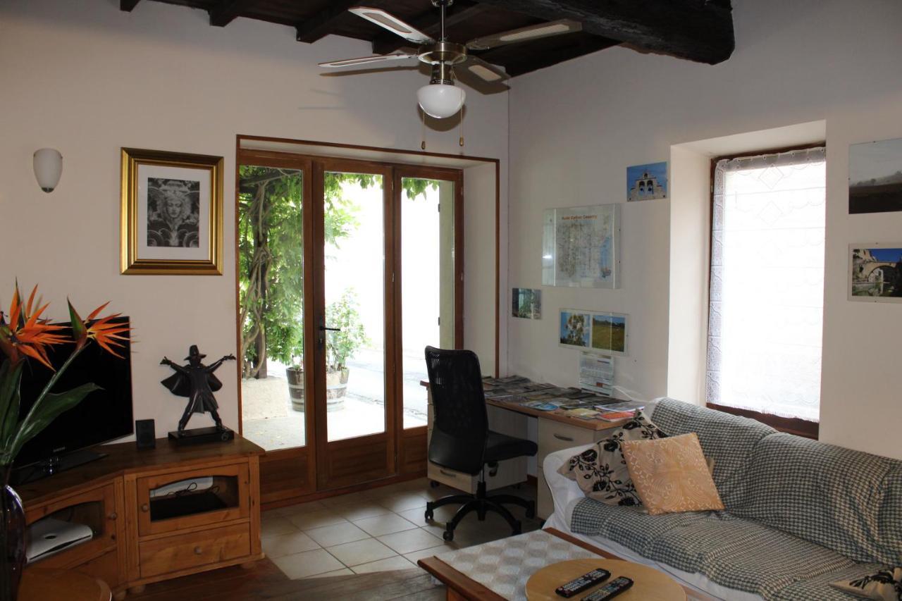 Bed and Breakfast Le Chat Botte - Vankantiehuis In Languedoc-Roussillion Routier Zewnętrze zdjęcie
